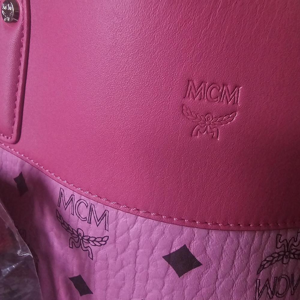 MCM Visetos Pink Tote Bag w/ Pouch - Picture 4 of 16